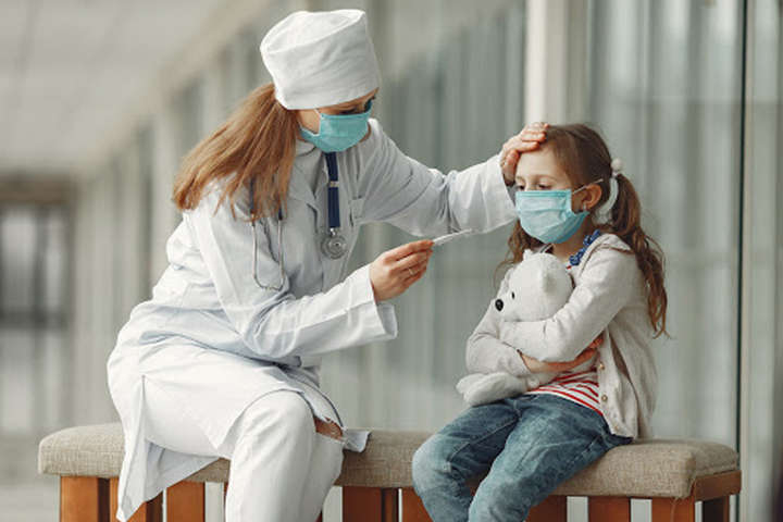 Науковці розкрили вплив нового штаму коронавірусу на дітей