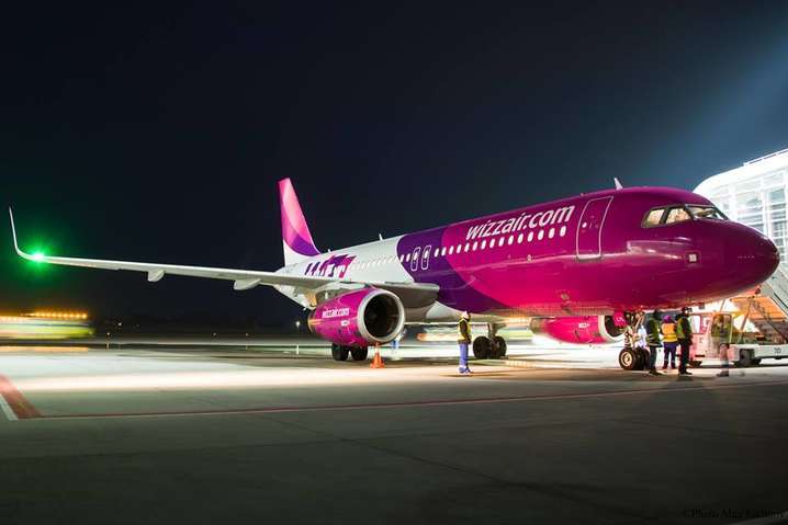 Лоукостер Wizz Air полностью отменил семь направлений из Украины