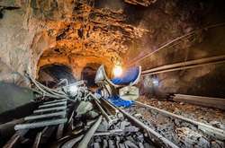 На шахті в Луганській області стався обвал, тривають пошуки гірника