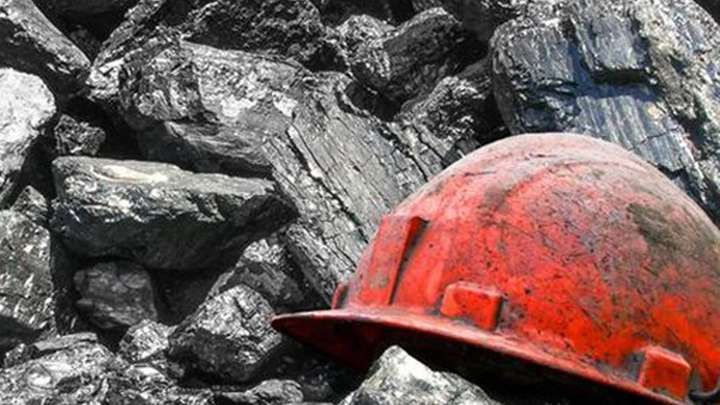 Авария на шахте «Золотое»: под завалами ищут шахтера