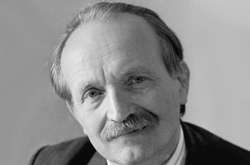 В&rsquo;ячеслав Чорновіл, український політичний діяч лідер Народного Руху загинув у 1999 році&nbsp;