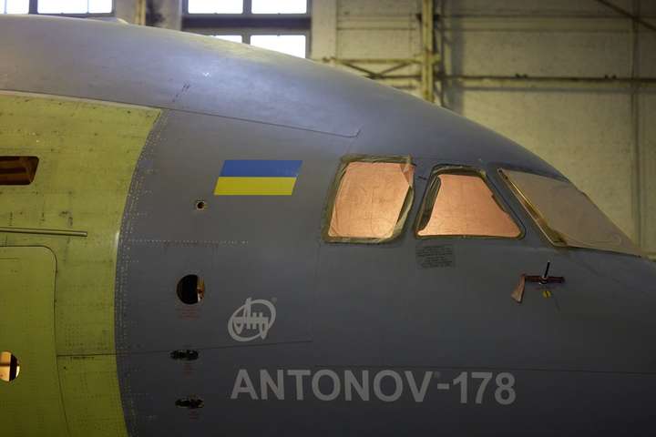 «Антонов» збудує для української армії три літаки