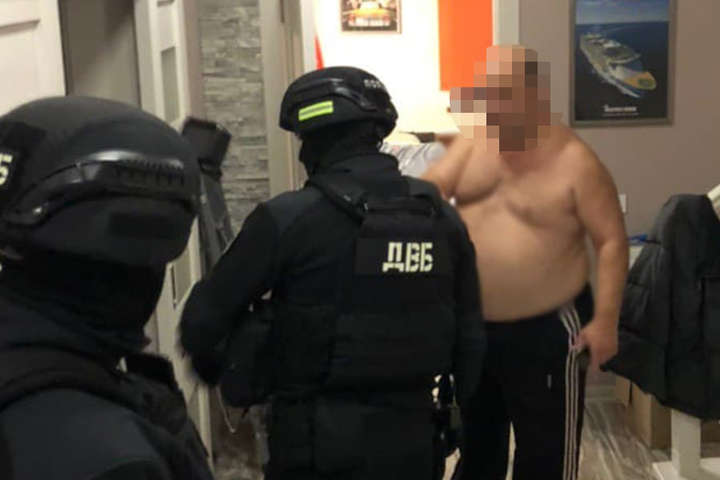 Двоє столичних правоохоронців організували банду квартирних злодіїв (фото)