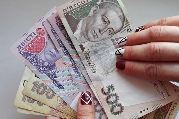 Українці за листопад занесли до банків більше 7 млрд грн