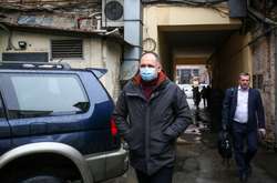 Олег  Татаров із адвокатами прийшов на засідання 