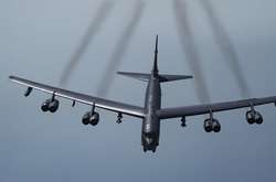 Пентагон перекинув на Близький Схід бомбардувальники B-52