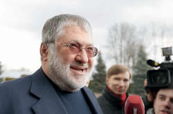  OOCRP пише, що  Коломойський має історію «корпоративних рейдів, шахрайства, розкрадання державних активів » 