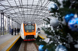 Больше пяти тысяч украинцев встретят Новый Год в поезде