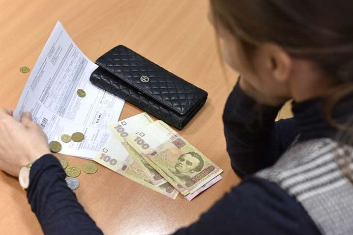 Тарифы, пенсии, зарплаты: как изменится жизнь украинцев с 1 января