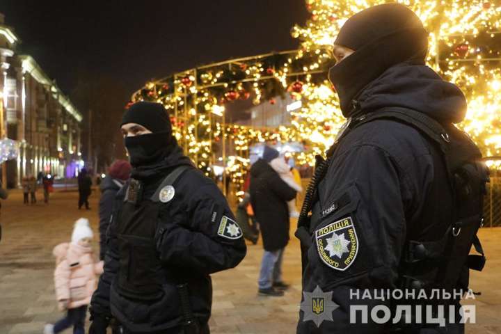 У новорічну ніч 23 тис. правоохоронців працюватимуть у посиленому режимі