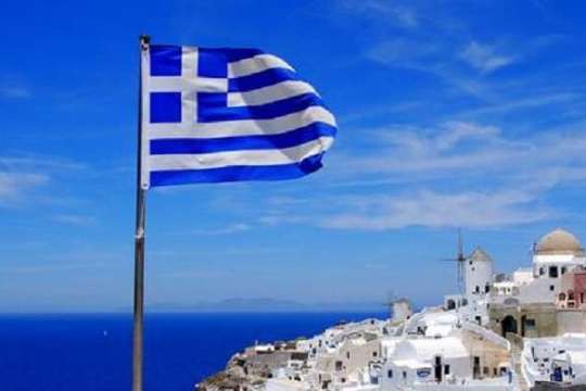 Греція вводить комендантську годину і обмежує мисливство та рибальство