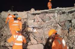 Через обвал даху крематорію загинуло двадцять індійців, що прийшли на похорон