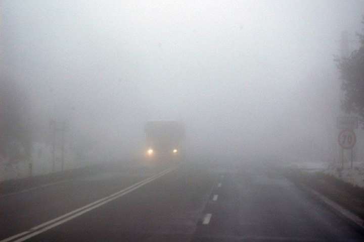 Водіїв попереджають про сильний туман у понеділок 