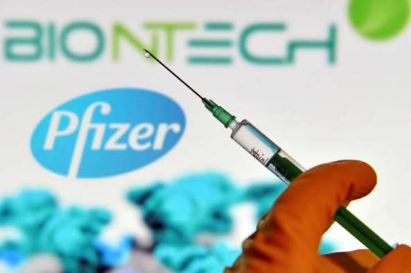 Болгарія повідомила про побічні ефекти Covid-вакцини Pfizer