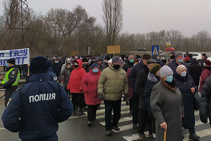 Обурені жителі Полтавщини перекривали дорогу через ціни на газ
