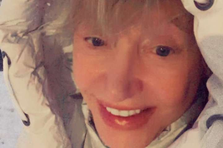 Без макияжа и фильтров: 71-летняя Алла Пугачева напугала сеть новогодним селфи
