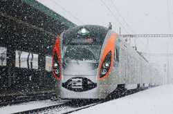 Укрзалізниця запускає 19 потягів до Карпат