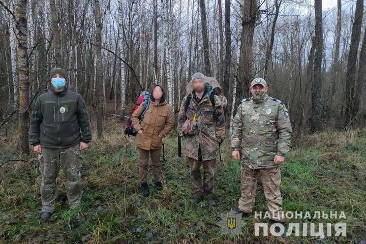 У святкові дні в Чорнобильській зоні поліція затримала 14 шукачів пригод (фото)