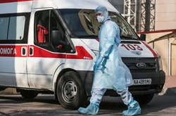 Хворих на коронавірус із ускладненнями шпиталізують