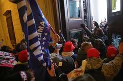 Во время штурма Конгресса были слышны команды на русском языке