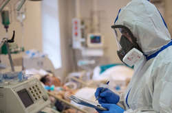  Минулої доби госпіталізовано 2402 особи 