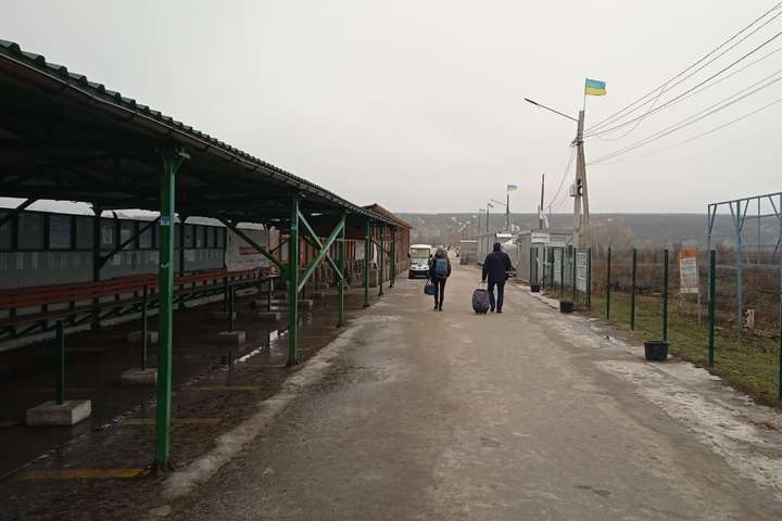 Як працюють КПВВ на Донбасі під час посиленого карантину