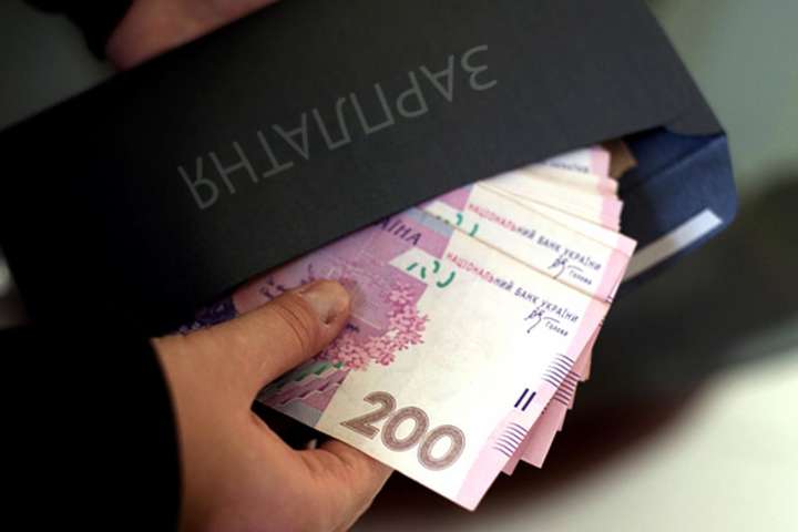 Уряд прогнозує, що реальна середня зарплата зросте приблизно на 13% - Шмигаль сказав, на скільки цьогоріч зросте середня зарплата