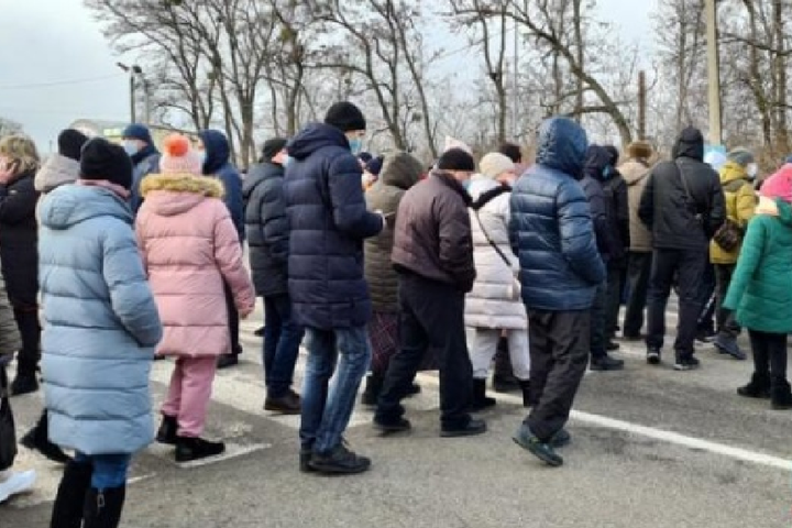 Жителі Харківщини знову перекрили трасу: вимагають зниження тарифів на комуналку