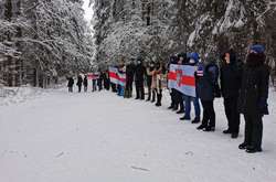   Білоруси сьогодні знову вийшли на традиційні недільні марші     