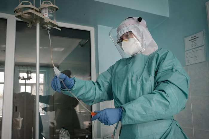 Коронавірус в Україні: за добу хворобу діагностували у 4288 осіб 