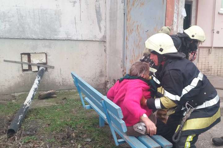 Пожежа на Київщині: з багатоповерхівки евакуювали людей