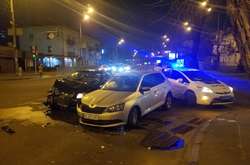 ДТП у центрі Києва: не поділили дорогу Audi та Skoda (фото, відео)