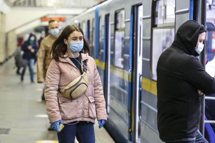Як коронакриза вдарила по київському метро: робота підземки за рік у цифрах