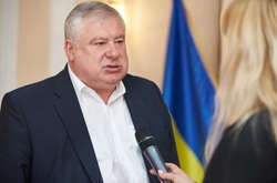 Віктор Остапчук був начальником Південної залізниці з 2000 (з невеликою перервою у 2005 році) й до 2012 року