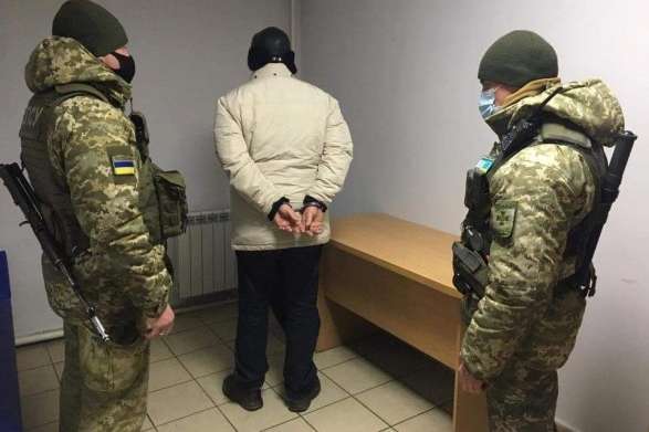 На Сумщині затримали рецидивіста, який пішки повертався з Росії до України
