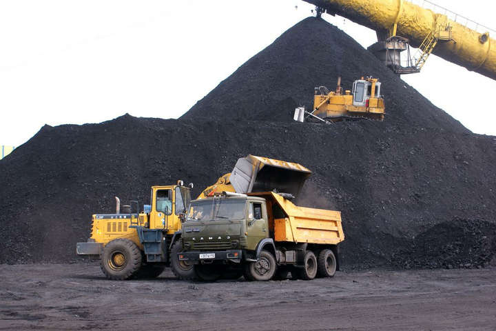 В Україні бракує запасів вугілля на складах електростанцій – Міненерго