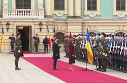 Санду привітала військових фразою «Слава Україні!»