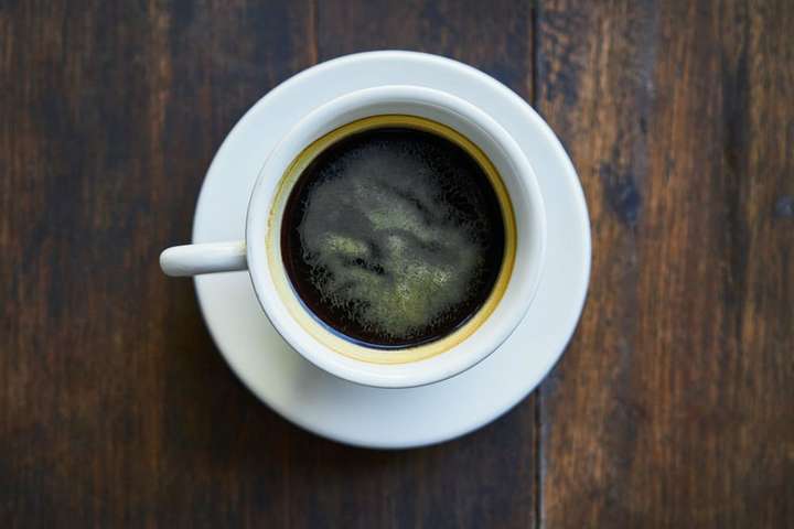 Нет зарядке и кофе: врач назвала самые опасные утренние привычки