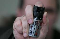 У Києві чоловік із газовим балончиком напав на жінку 