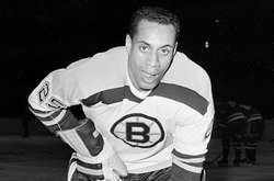 «Бостон» виведе з обігу номер першого чорношкірого гравця в історії НХЛ
