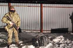 На Луганщині контрабандист зі светрами намагався прорватися до України через паркан  