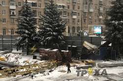 У центрі Харкова упав будівельний кран
