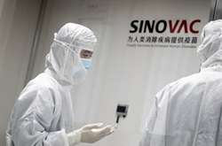 В бразильском Институте Бутантан, который и проводил клинические исследования вакцины от коронавируса производства китайской компании Sinovac, заявили, что эффективность препарата – 50,38%