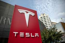 Tesla відкличе десятки тисяч машин через небезпечні дефекти