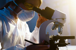 Ляшко отметил, что мутация вируса, в частности, может повлиять на реализацию запланированных карантинных мероприятий