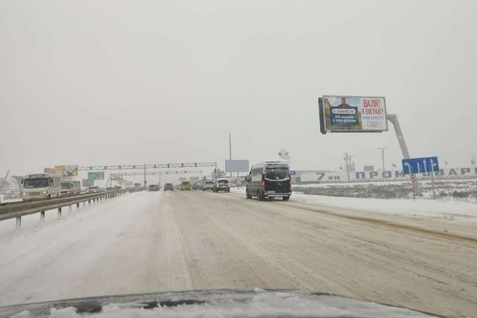 В Украине намело до 35 см снега. «Укравтодор» рассказал о ситуациях на дорогах