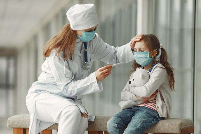 В Украине коронавирусом стали чаще болеть дети