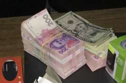 Під час обшуку вилучено грошові кошти на загальну суму 1,4 млн грн