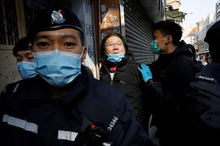 В Гонконзі затримали українця за підозрою в допомозі втекти на Тайвань 12 активістам