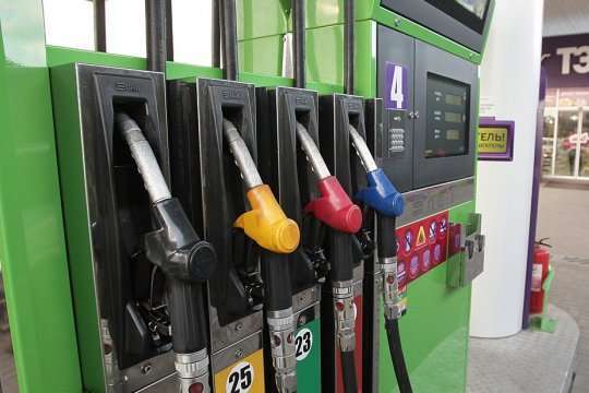 Фахівці пояснили, чому зростають ціни на бензин